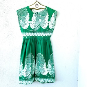 Vintage 70s does 50s Hippie Batik Boho Butterfly Apron Dress Green White Dress