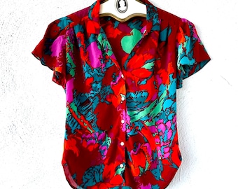 Vintage 70s Psychedelic Flutter Sleeve Blouse: Bright Graphic Collared Shirt