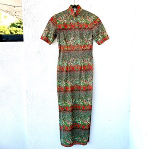 Vintage 1960s 1970s Cheongsam 60s 70s Psychedelic Floral Asian Dress with Mandarin Collar Qipao