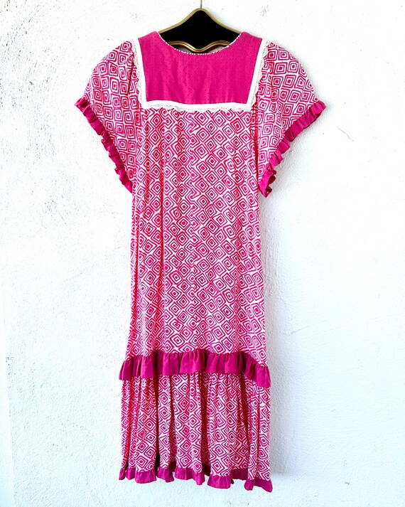 Vintage Hawaiian Muumuu Pink Caftan Dress - image 7