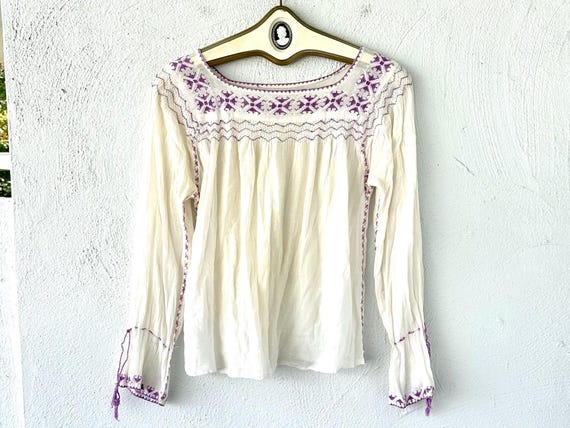 Vintage Hungarian Embroidered Folk Peasant Shirt … - image 1