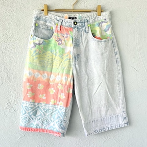 Shorts vaqueros vintage de los 80 con estampado gráfico, lavado claro, cintura alta y patchwork.