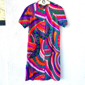 Vintage 60er 70er Jahre Psychedelic Flower Power Hawaii Kleid Kleid 1960er 1970er Jahre Boho Hippie knalliges Neon Floral Swirl Shirtkleid