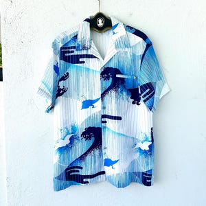 Camisa hawaiana Aloha Malihini vintage de los años 70 // Top con cuello en espiral con pájaros asiáticos hawaianos de los años 70