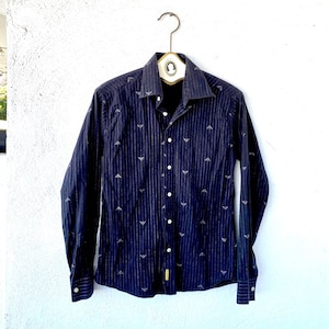Camicia da uomo nera a righe con logo Armani vintage anni &#39;90 // Top con logo firmato anni &#39;90