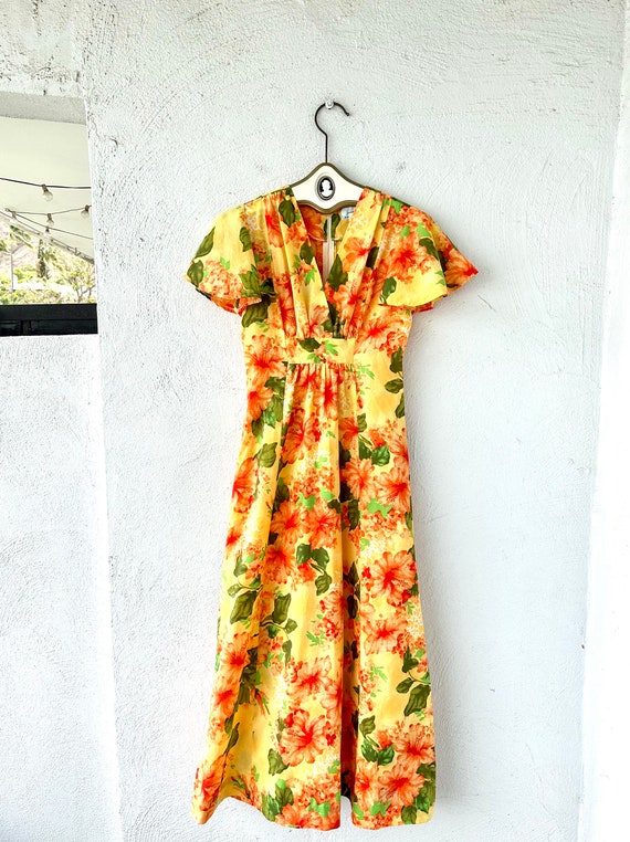 Vintage 70s Bright Hawaiian Dress Bright Yellow Fl