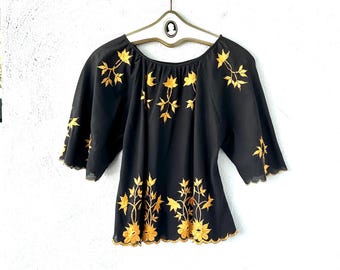 Embroidered Bell Sleeve Top: Vintage 70s Boho Hippie Shirt