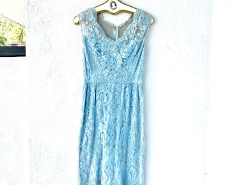 Vintage jaren 50/60 geborduurde bloemenkanten jurk licht babyblauw naakt jaren 50 minimalistisch iets blauws formele jurk