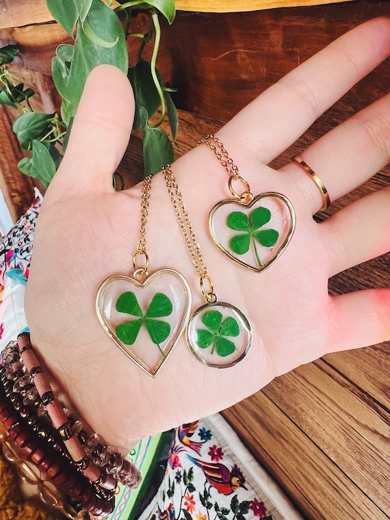 Pendentif Porte-bonheur Trèfle à Quatre Feuilles En Métal Doré – Bijou Occasion