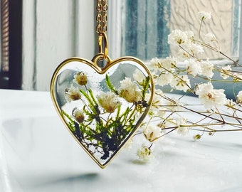 Heart pendant with flowers