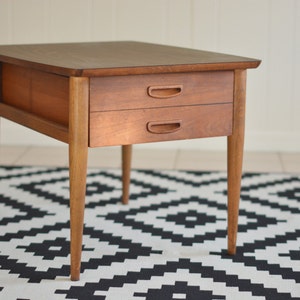 Lane Side Table with Drawer