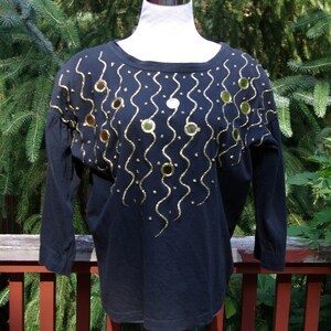 Sparkly Gold Wiggly Stripes Black Shoulder Padded Pullover 80s/90s
