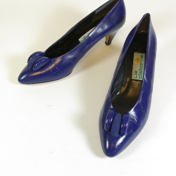 Royal Blue Pumps Liz Claiborne US size 9.5M, UK size 7, EUR size 41 Almond Toe 80s Pumps with Toe Decoration