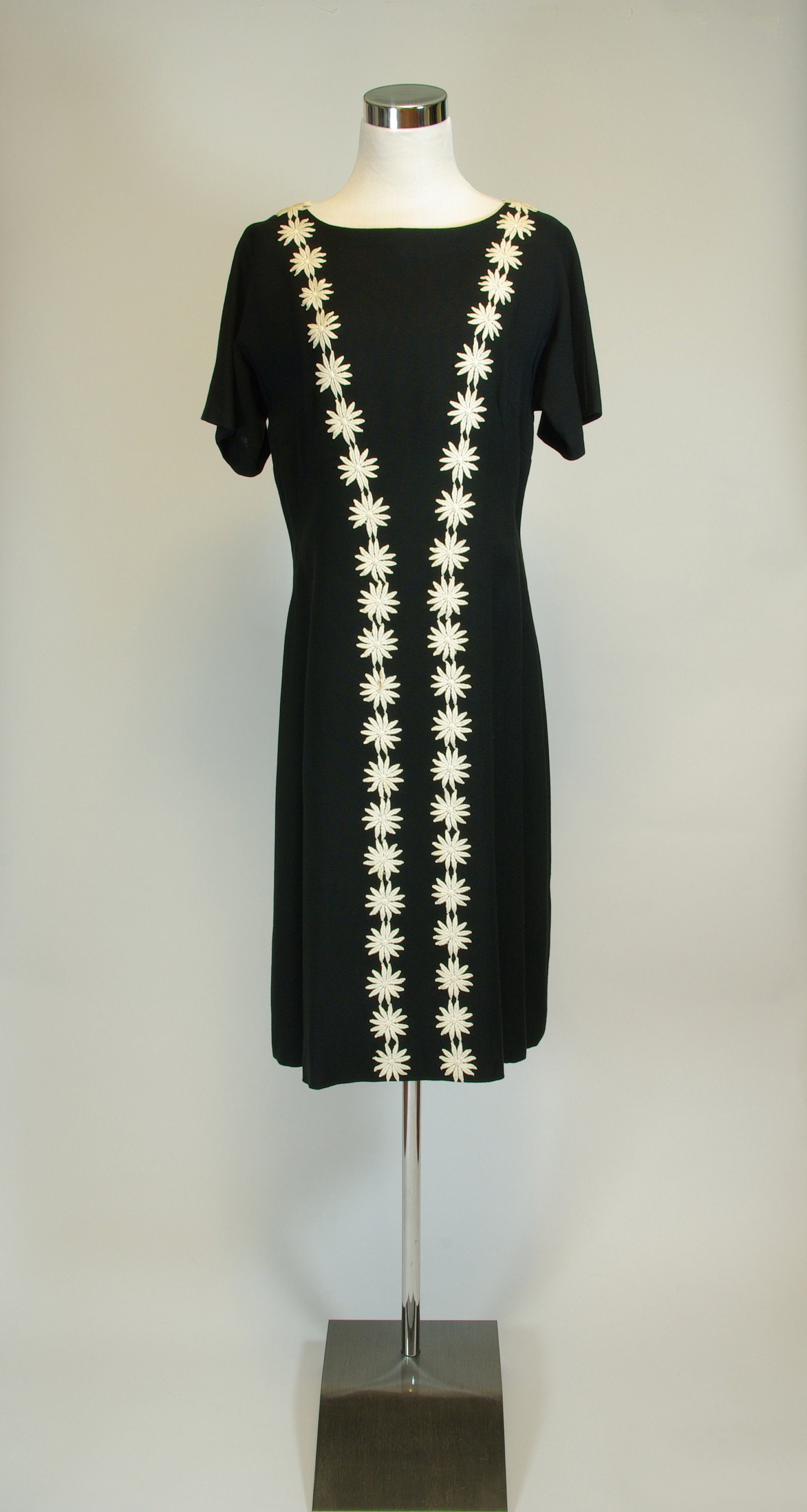 black dress with white daisies
