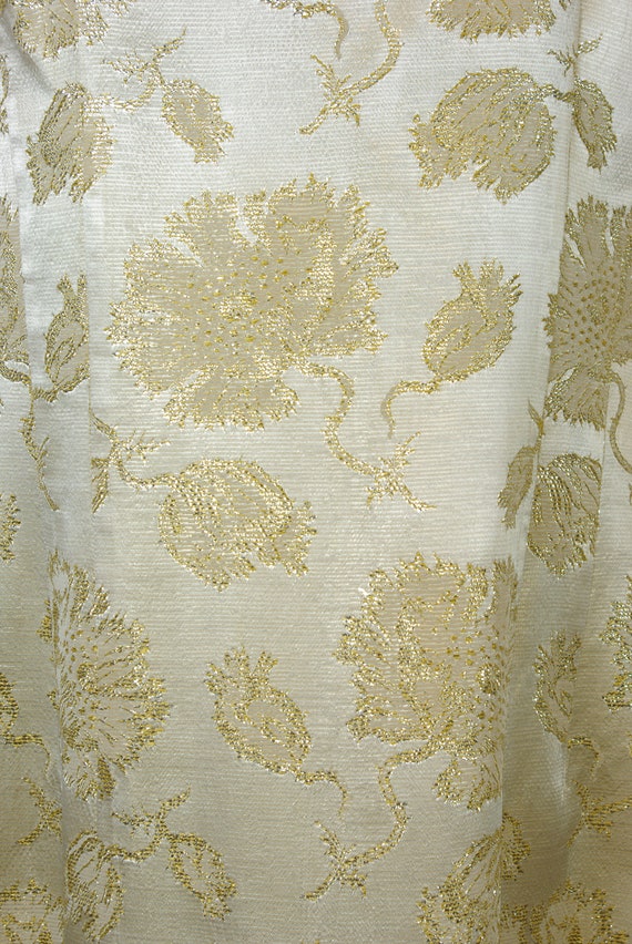 Gold and Antique White Brocade Asian Cheongsam St… - image 3