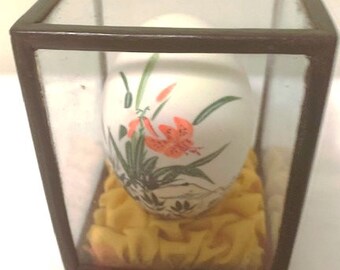 in it/'s own case to protect this delicate object Made in China, Birds with flowers Unique Handpainted Egg