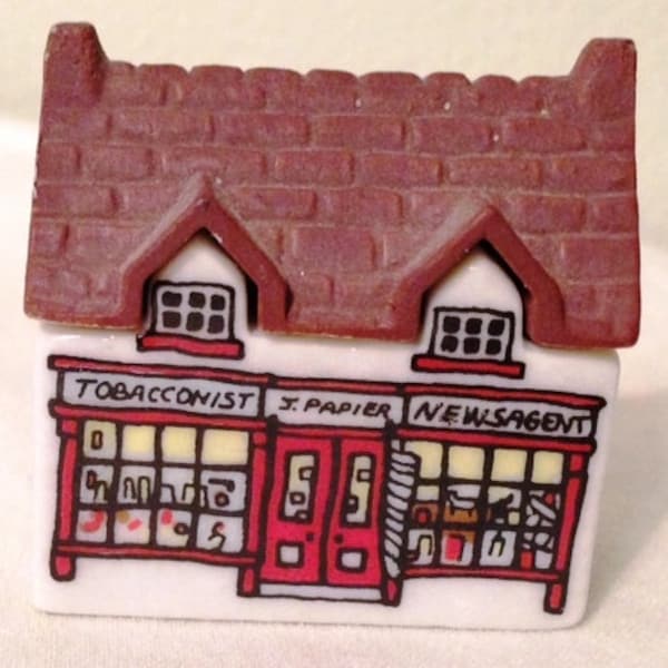 Wade Whimsey-on-Why Village Set 1- 1980 - TOBACCONIST'S SHOP - Mold Flaw