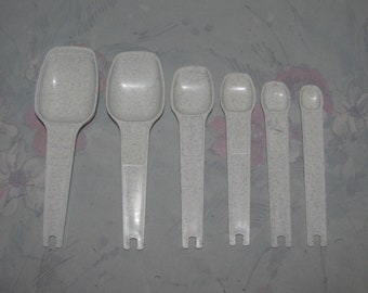Vintage Tupperware Nesting Measuring Spoon Set of 6 - Light Grey Speckled Fireworks - Incomplete