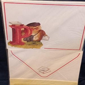 Paquete de papelería Country Companions en su embalaje original. Diseño de cartero con un simpático erizo. Fabricado en Inglaterra, década de 1990 aproximadamente.