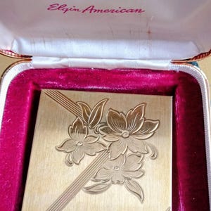 Elgin American Golden Flowers Square Powder Compact Mirror. In Original Gift Box with Promotional Leaflet. c1940s US Beauty