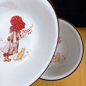 Holly Hobbie Set of Two Bowls by American Greetings c1970s. Made by Barratts Pottery of England.