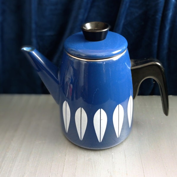 Catherineholm Coffee Pot 3 Pint Size. Blue Lotus.  Design Enamel Finish. Made in Norway.