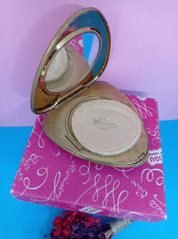 Valentine's Heart Shaped Gold Powder Compact. Che… - image 2