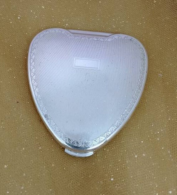 Heart Shaped  Sterling Silver Powder Compact. Che… - image 1