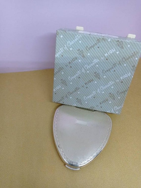 Heart Shaped  Sterling Silver Powder Compact. Che… - image 3