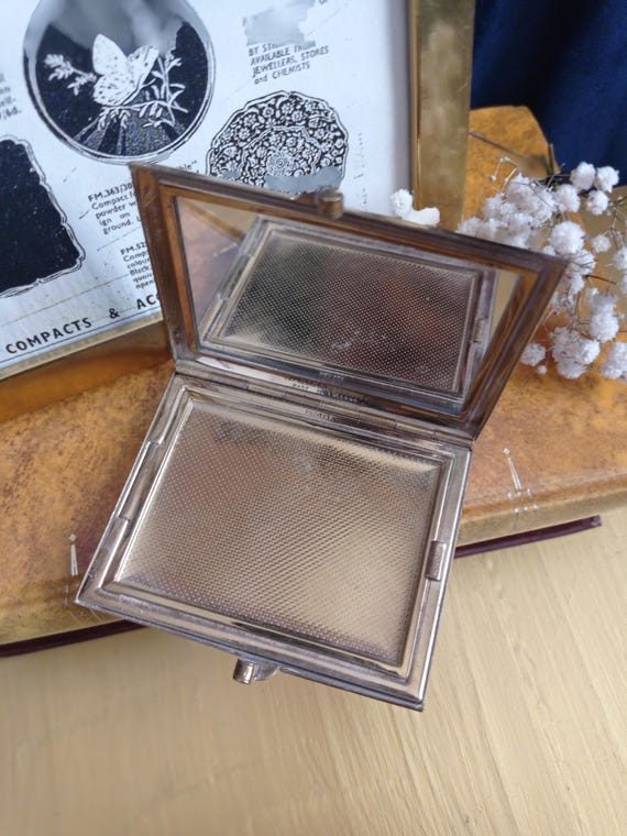 Gold Tone Rectangular Stratton Powder Compact  Op… - image 9