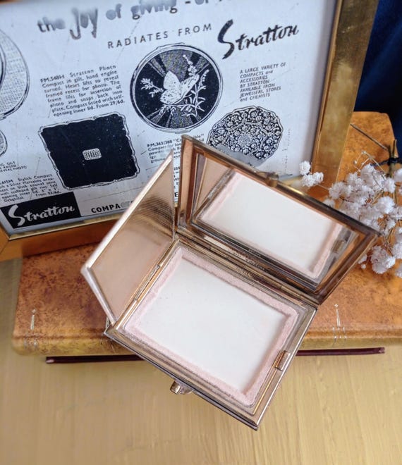 Gold Tone Rectangular Stratton Powder Compact  Op… - image 6