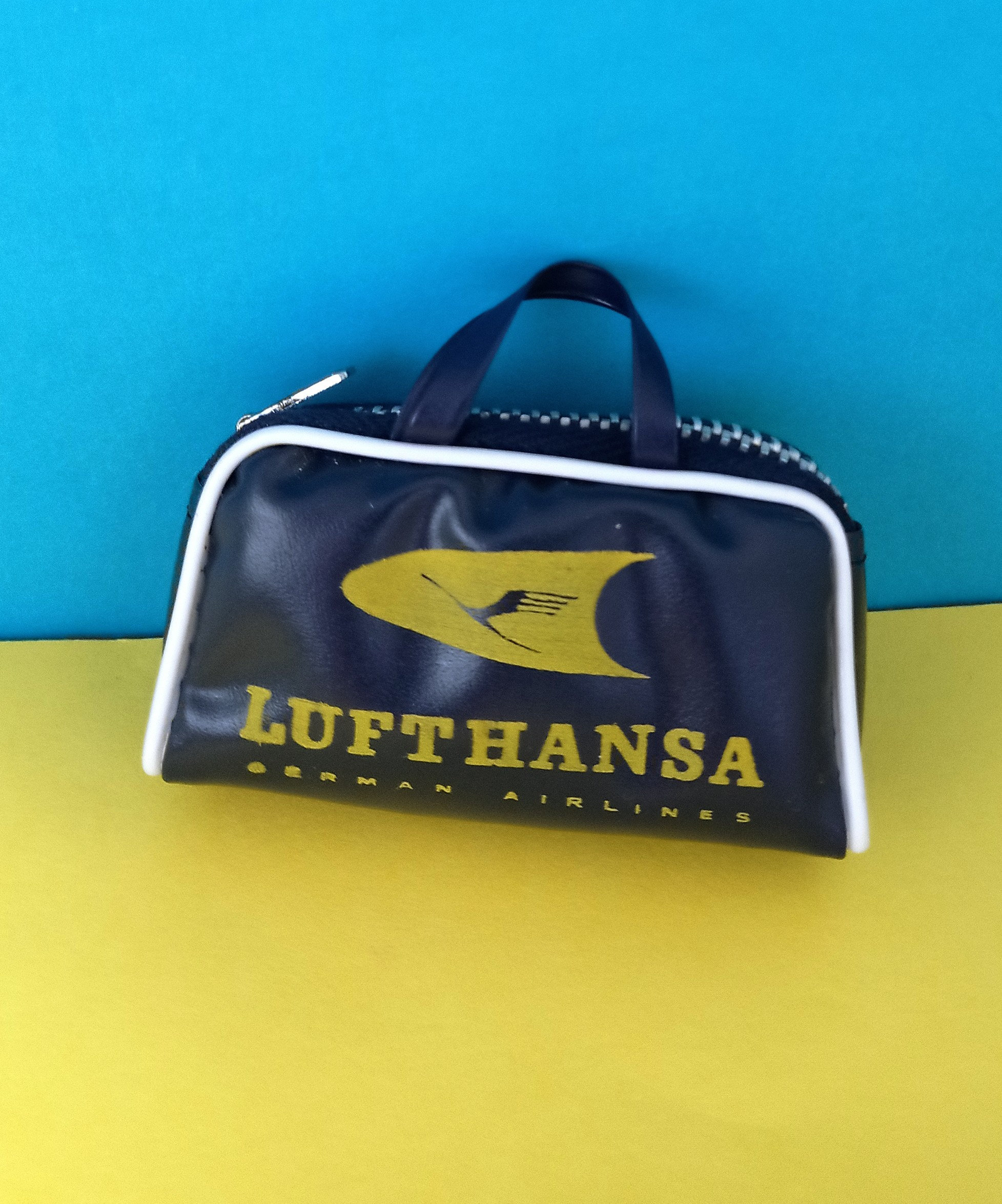 Lufthansa Baggage Fees, Policy & Allowance | Bookonboard