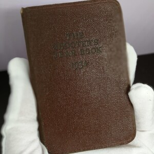 Journal de poche manuscrit de l'Annuaire du tireur de 1934.  Belle pièce d'histoire sociale.