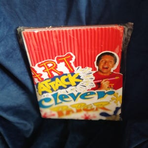 Paquete de papelería Art Attack. Paquete de proyectos Clever Paper. Neil Buchanan. Aún sellado. Años 90.