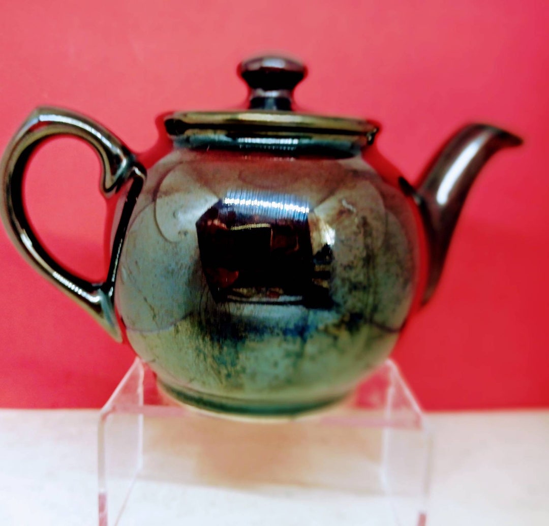 Brown Betty Teapot Small Size. Classic Brown Lustre Teapot Made by PSI