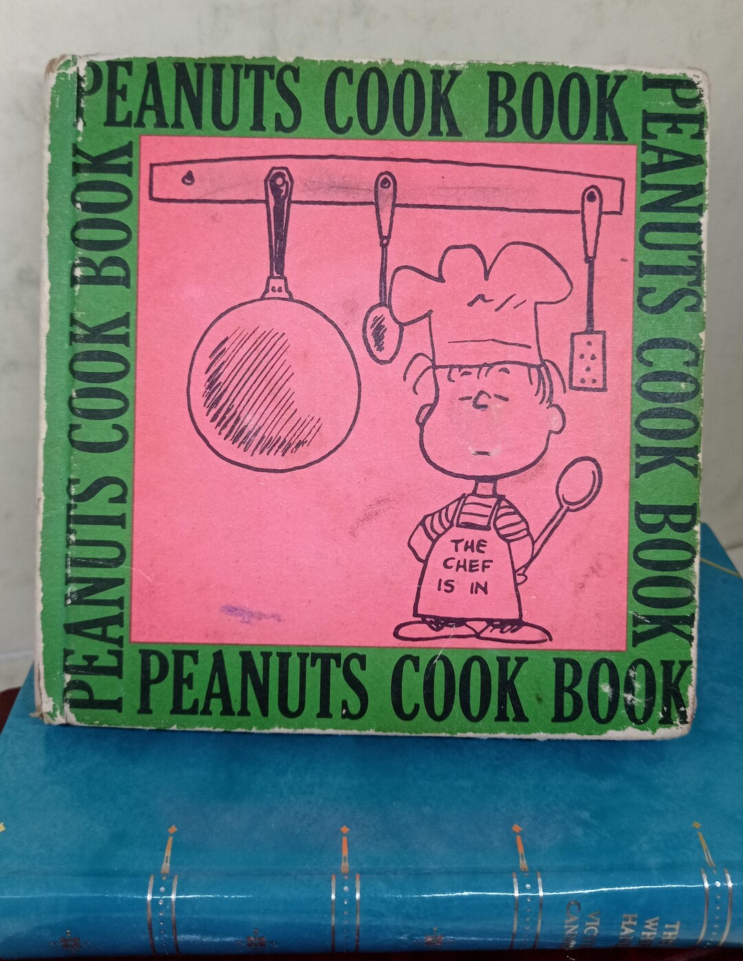 Peanuts Cookbook. Snoopy and Charlie Brown Approved Recipes. Peanuts(02)
