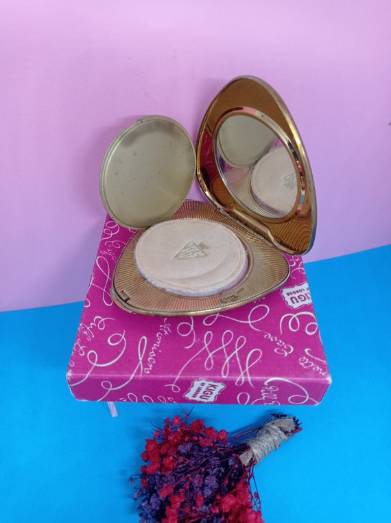 Valentine's Heart Shaped Gold Powder Compact. Che… - image 5