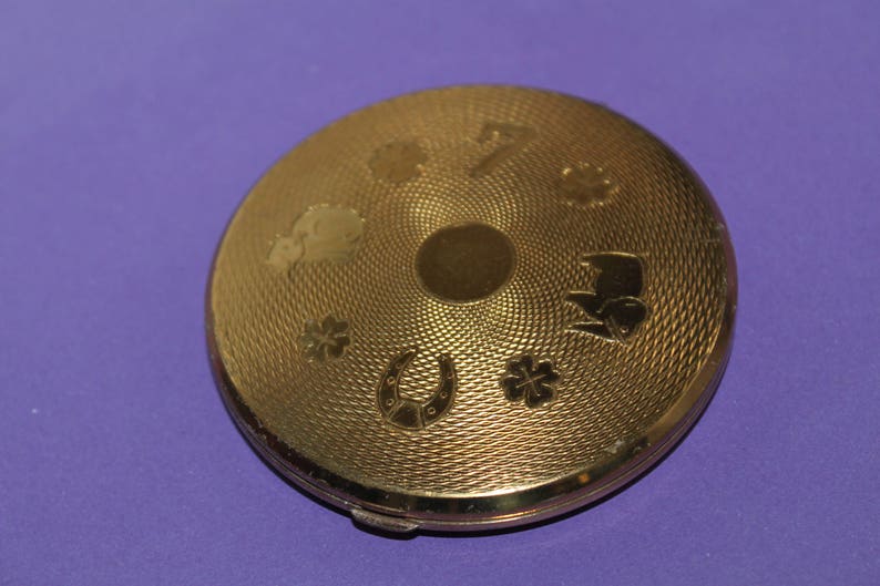 Lucky Gold Novelty Powder Compact Made In England by Vanity Fair c1950/'s .