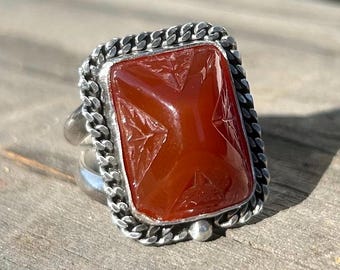 Anel de vidro checo laranja especiaria com estampa geométrica feita à mão em prata de lei 925, tamanho 9, estilo vintage eclético, corrente vintage, abóbora, alternativo ao fogo.