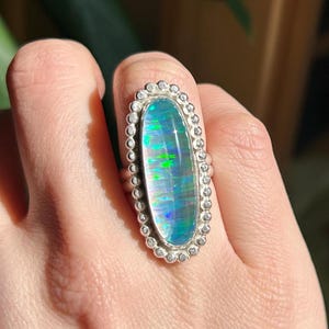 Aurora Opal Ring handgemachter Sterling Silber Ring Größe 7.25 Vintage eklektisch irisierend funkeln Lisa Frank Western Ring Größe 7.25