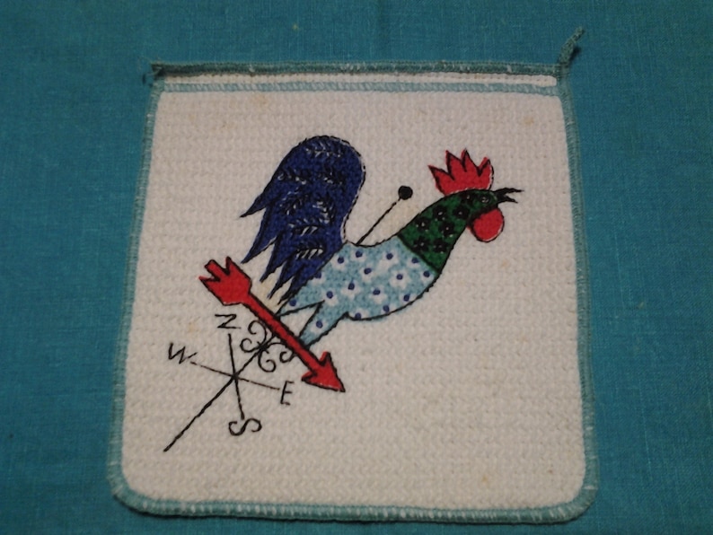 and Doily Vintage pot holders FREE Shipping! hot pads 2 pot holders and 1 doily Rooster
