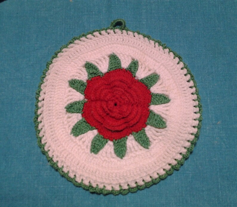 and Doily Vintage pot holders FREE Shipping! hot pads 2 pot holders and 1 doily Rooster