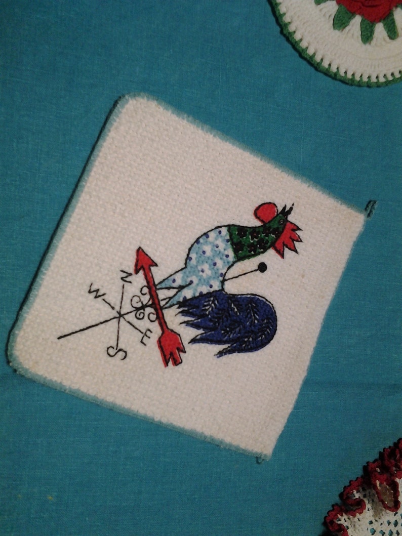 and Doily Vintage pot holders FREE Shipping! hot pads 2 pot holders and 1 doily Rooster