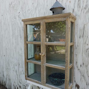 REBAJADO - Armario de madera y cristal reciclado
