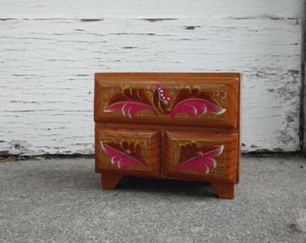 Small Painted Wood Jewelry Trinket Box - Dollhouse Furniture