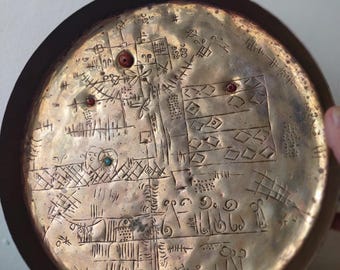 アラベスク模様の彫刻が施された木製トレイ、イスラム幾何学模様の装飾