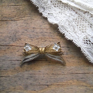 800 Silver Filigree Bow Brooch - Bridal Jewelry