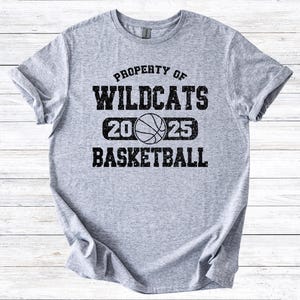 Proprietà di Wildcats Basketball / 3 opzioni di colore / PNG 300 dpi / Design digitale / DTF / Serigrafia / Download immediato