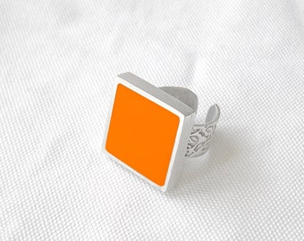 Orange square ring, made of resin, with an engraved band. A bright, bold and fun summer statement ring. Candycore trend ready!