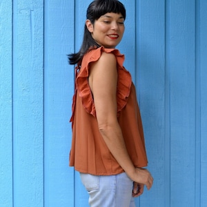 Roberta Top PDF sewing pattern and printable sewing tutorial for women including plus sizes.